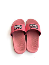 Load image into Gallery viewer, Nike slides (1Y)
