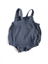 Load image into Gallery viewer, Pumpkin patch romper (0-3M)
