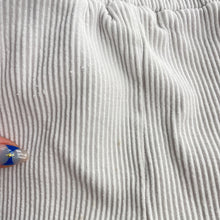 Load image into Gallery viewer, Little Hummingbird shorts (5Y)
