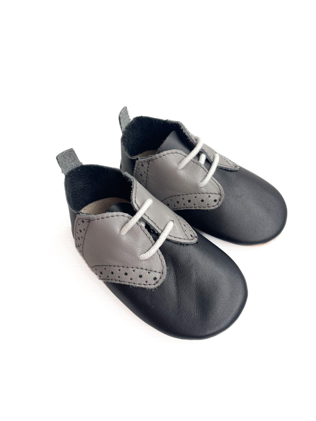 Pretty brave leather shoes (L)