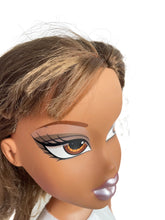 Load image into Gallery viewer, BRATZ 2002 Funky Fashion Makeover Styling  Torso Yasmin
