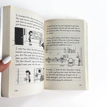 Load image into Gallery viewer, Diary of a wimpy kid the get away book
