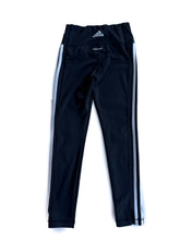Load image into Gallery viewer, Adidas tights (9-10Y)
