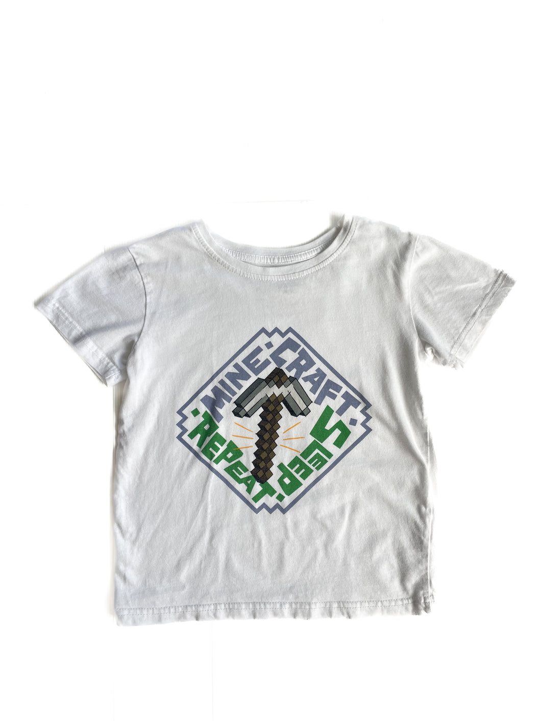 EB games Minecraft T-shirt (6Y)