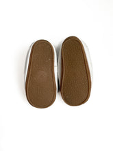 Load image into Gallery viewer, Pretty brave soft soul leather shoes ( XL)

