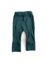 Load image into Gallery viewer, Baby baby merino pants (nb)
