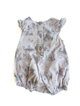 Load image into Gallery viewer, Winnie the pooh romper (0-3M)
