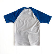 Load image into Gallery viewer, Calvin Klein rash vest (10-11Y )
