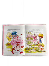 Load image into Gallery viewer, Vintage 1983 Strawberry Shortcake Book The Big balloon race
