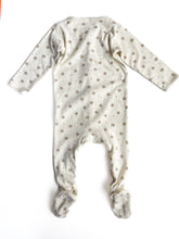 Load image into Gallery viewer, Quincey Mae onesie (1Y)
