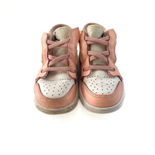 Load image into Gallery viewer, Air Jordan 1 Low (9C)
