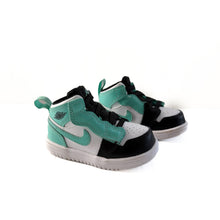 Load image into Gallery viewer, Jordan Air 1 mid (5C)
