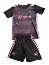 Load image into Gallery viewer, Inter Miami football kit (10-12Y)
