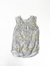 Load image into Gallery viewer, Wilson &amp; Frenchie blossom bodysuit (1Y)
