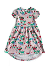 Load image into Gallery viewer, Milky strawberry dress (5Y)
