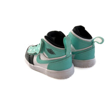 Load image into Gallery viewer, Jordan Air 1 mid (5C)
