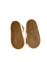 Load image into Gallery viewer, Sadie baby leather sandals NEW (6C)
