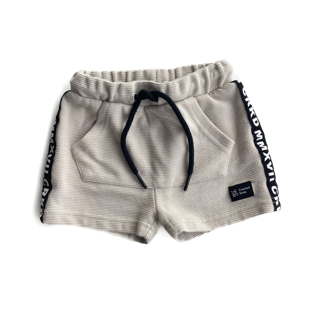 Cracked soda shorts (1Y)