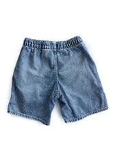Load image into Gallery viewer, H&amp;M denim shorts (5-6Y)
