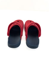 Load image into Gallery viewer, Croc clogs (5c)
