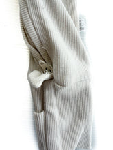 Load image into Gallery viewer, Snugglehunny onesie (0-3M)
