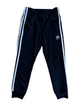 Load image into Gallery viewer, Adidas orginals track pants (6-7Y)
