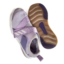 Load image into Gallery viewer, Adidas frozen shoes (2.5Y)
