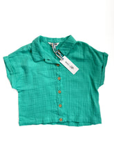 Load image into Gallery viewer, Mac &amp; Ellie button up short sleeve shirt (6Y)
