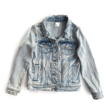 Load image into Gallery viewer, Denim jacket (7Y)
