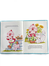 Load image into Gallery viewer, Vintage 1983 Strawberry shortcake and pets on parade
