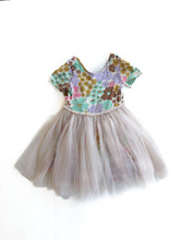 Load image into Gallery viewer, Cotton on x Sage clare tulledress (5Y)
