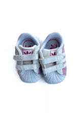 Load image into Gallery viewer, Adidas crib shoes NEW (1K)
