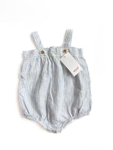 Load image into Gallery viewer, Seed linen romper NEW (3-6M)
