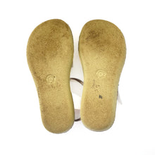 Load image into Gallery viewer, Salt water sandals (6Y)
