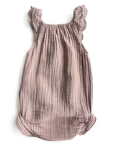 Load image into Gallery viewer, Jamie Kay romper (1Y)
