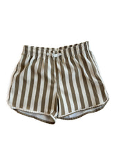 Load image into Gallery viewer, Rylee + cru board shorts (5Y)

