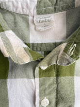 Load image into Gallery viewer, Nature baby button on up short sleeve shirt (1Y)
