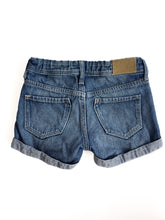 Load image into Gallery viewer, H&amp;m denim shorts (5-6Y)

