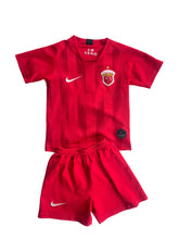 Load image into Gallery viewer, Shang hai football kit (5-6Y)
