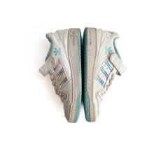 Load image into Gallery viewer, Adidas shoes (2Y)
