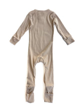 Load image into Gallery viewer, Snuggle hunny (1Y)
