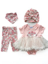Load image into Gallery viewer, Karen miller baby set (6M)
