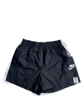 Load image into Gallery viewer, Nike shorts (14Y)
