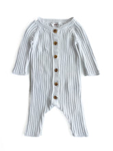 Load image into Gallery viewer, Cotton on organic knit onesie (6-12M)
