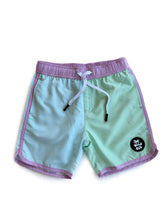 Load image into Gallery viewer, Wild &amp; co board shorts (8Y)
