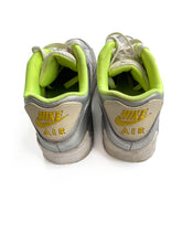 Load image into Gallery viewer, Nike air maxes (6.5Y)

