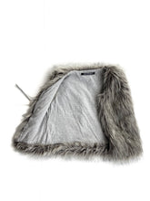 Load image into Gallery viewer, Hello stranger fluffy vest (3Y)
