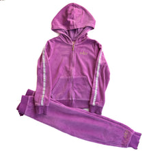Load image into Gallery viewer, Juicy Couture Velour tracksuit (6Y)
