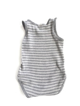 Load image into Gallery viewer, Bonds bodysuit (3-6M)
