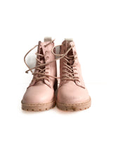 Load image into Gallery viewer, Seed boots (30)
